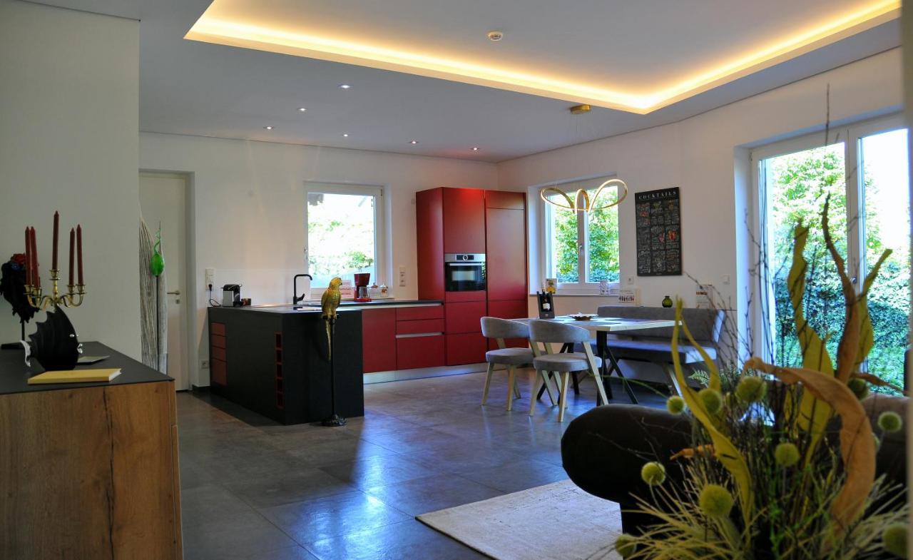 Ruhige Ferienwohnung Mit Garten Und Garage In Privatvilla Марленго Экстерьер фото