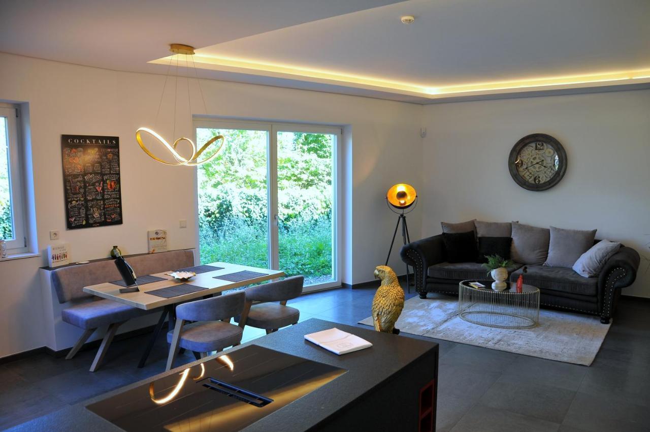 Ruhige Ferienwohnung Mit Garten Und Garage In Privatvilla Марленго Экстерьер фото